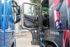 福田 欧曼银河 南方款 580马力 6X4 LNG自动档牵引车(液缓)(BJ4259L6DLL-05)