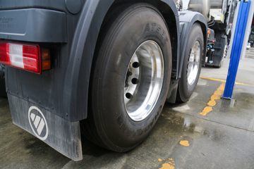 ���� ŷ������ �Ϸ��� 580���� 6X4 LNG�Զ���ǣ����(Һ��)(BJ4259L6DLL-05)ͼƬ