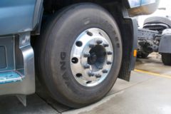 福田 欧曼银河 南方款 580马力 6X4 LNG自动档牵引车(液缓)(BJ4259L6DLL-05)