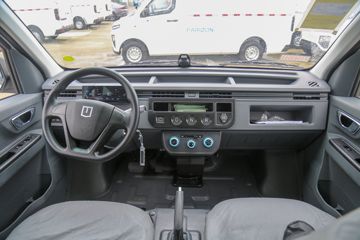 Զ�� ����V6E ���˰� 2.3T 4.845�״��綯���41.93kWhͼƬ