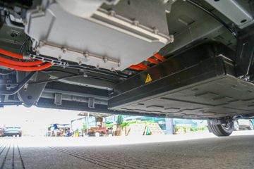 Զ�� ����V7E ��ֵ�� 3T 5.305�״��綯��ʽ���䳵48.38kWhͼƬ