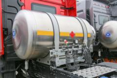 福田 欧曼GTL 星翼版 460马力 6X4 LNG危险品牵引车(BJ4259L6DLL-07)