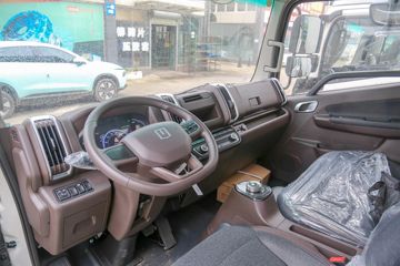 Զ�� ����H8E ���˰� 4.5T 4.15�׵��Ŵ��綯�����Ῠ(JGL1047BEVGP8)100.46kWhͼƬ