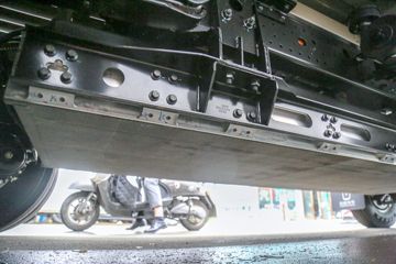 Զ�� ����H8E ���˰� 4.5T 4.15�׵��Ŵ��綯�����Ῠ(JGL1047BEVGP8)100.46kWhͼƬ