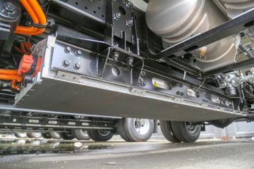 Զ�� ����H8E ���˰� 4.5T 4.15�׵��Ŵ��綯�����Ῠ(JGL1047BEVGP8)100.46kWhͼƬ