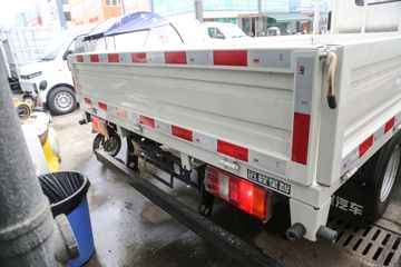 Զ�� ����H8E ���˰� 4.5T 4.15�׵��Ŵ��綯�����Ῠ(JGL1047BEVGP8)100.46kWhͼƬ