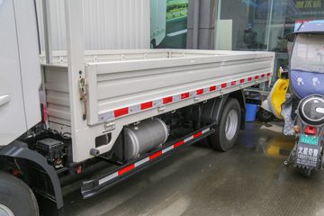 Զ�� ����H8E ���˰� 4.5T 4.15�׵��Ŵ��綯�����Ῠ(JGL1047BEVGP8)100.46kWhͼƬ