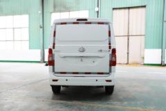 长安 睿行EM60Ⅱ 基本型 2.6T 2座 4.525米纯电动背掀门厢式运输车38.7kWh 长安 睿行EM60Ⅱ 基本型 2.6T 2座 4.525米纯电动背掀门厢式运输车38.7kWh