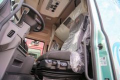 东风商用车 天龙旗舰GX 580马力 6X4 LNG自动档牵引车(液缓)(DFH4250DX13)