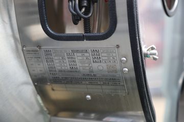 �������ó� �����콢GX 580���� 6X4 LNG�Զ���ǣ����(Һ��)(DFH4250DX13)ͼƬ