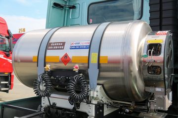 �������ó� �����콢GX 580���� 6X4 LNG�Զ���ǣ����(Һ��)(DFH4250DX13)ͼƬ