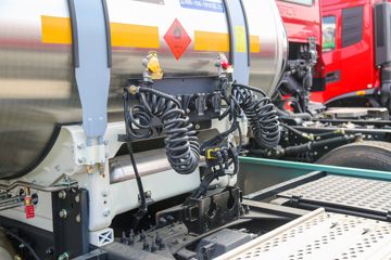 �������ó� �����콢GX 580���� 6X4 LNG�Զ���ǣ����(Һ��)(DFH4250DX13)ͼƬ