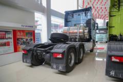 一汽解放 J7重卡 600马力 6X4 LNG自动档牵引车(液缓)(465后桥)(CA4250P77M26T1E6)
