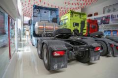 一汽解放 J7重卡 600马力 6X4 LNG自动档牵引车(液缓)(465后桥)(CA4250P77M26T1E6)