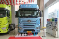 一汽解放 J7重卡 600马力 6X4 LNG自动档牵引车(液缓)(465后桥)(CA4250P77M26T1E6)