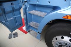 一汽解放 J7重卡 600马力 6X4 LNG自动档牵引车(液缓)(465后桥)(CA4250P77M26T1E6)