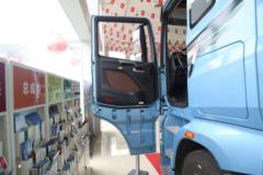 一汽解放 J7重卡 600马力 6X4 LNG自动档牵引车(液缓)(465后桥)(CA4250P77M26T1E6)