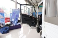 陕汽商用车 轩德翼9 标准版 160马力 4.15米单排栏板轻卡(SX1042NP6331)