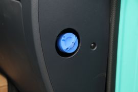 V系&nbsp;电动载货车内饰图片