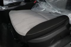 中国重汽成都商用车 V2-X 4.5T 4.15米单排纯电动仓栅式轻卡(CDW5042CCYG331DZHBEV)140kWh