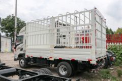 陕汽商用车 德龙G1 137马力 4.18米单排仓栅式轻卡(法士特6档)(SX5041CCYNP6331)