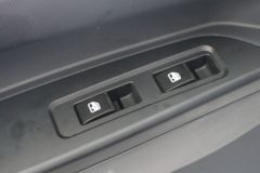 陕汽商用车 德龙G1 155马力 3.82米排半栏板轻卡(SX1041NP6331)