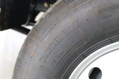 陕汽商用车 德龙G1 155马力 3.82米排半栏板轻卡(SX1041NP6331)