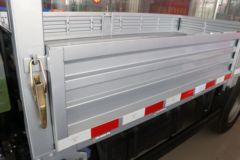 陕汽商用车 德龙G1 155马力 3.82米排半栏板轻卡(SX1041NP6331)