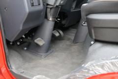 中国重汽成都商用车 瑞狮 170马力 4.15米单排仓栅式轻卡