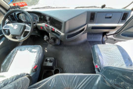 乘龙H5&nbsp;冷藏车驾驶室图片