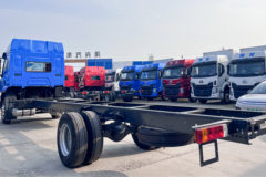 东风柳汽 乘龙H5 320马力 4X2 9.6米厢式载货车(LZ5180XXYH5AC8)
