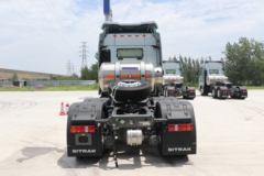中国重汽 汕德卡SITRAK G7S重卡 530马力 6X4 LNG自动档牵引车