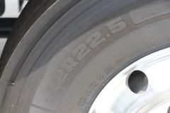 中国重汽 汕德卡SITRAK G7S重卡 530马力 6X4 LNG自动档牵引车