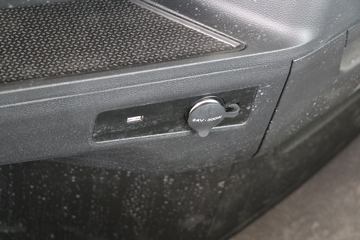 �й����� �ǵ¿�SITRAK G7S�ؿ� 590���� 6X4 LNG�Զ���ǣ����(��Һ��)ͼƬ