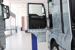 中国重汽 汕德卡SITRAK G7S重卡 590马力 6X4 LNG自动档牵引车(带液缓)