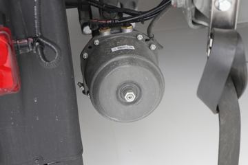 �й����� �ǵ¿�SITRAK G7S�ؿ� 590���� 6X4 LNG�Զ���ǣ����(��Һ��)ͼƬ