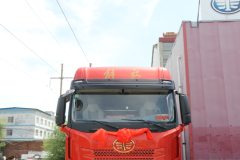 青岛解放 JH6 智尊版 560马力 8X4 畜禽运输车(带液缓) 青岛解放 JH6 智尊版 560马力 8X4 畜禽运输车(带液缓)