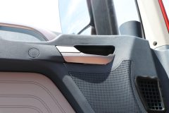 青岛解放 JH6 智尊版 560马力 8X4 畜禽运输车(带液缓) 青岛解放 JH6 智尊版 560马力 8X4 畜禽运输车(带液缓)