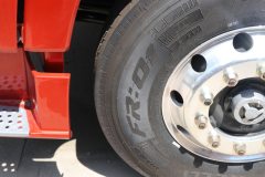 青岛解放 JH6 智尊版 560马力 8X4 畜禽运输车(带液缓) 青岛解放 JH6 智尊版 560马力 8X4 畜禽运输车(带液缓)