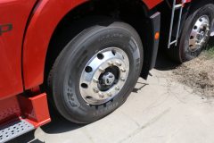 青岛解放 JH6 智尊版 560马力 8X4 畜禽运输车(带液缓) 青岛解放 JH6 智尊版 560马力 8X4 畜禽运输车(带液缓)