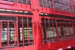 青岛解放 JH6 智尊版 560马力 8X4 畜禽运输车(带液缓) 青岛解放 JH6 智尊版 560马力 8X4 畜禽运输车(带液缓)