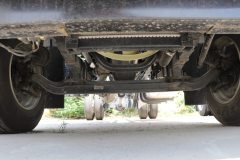 青岛解放 JK6中卡 300马力 4X2 6.8米仓栅式载货车(一汽解放8档)(CA5180CCYP28K8L2E6A90)