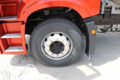 青岛解放 JH5重卡 480马力 6X4 LNG牵引车