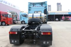 青岛解放 JH6重卡 智尊版 590马力 6X4 LNG自动档牵引车(CA4257P25K15T1NE6A81)