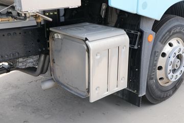 �ൺ��� JH6�ؿ� ����� 590���� 6X4 LNG�Զ���ǣ����ͼƬ