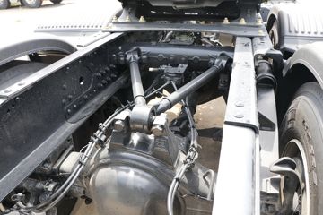 �ൺ��� JH6�ؿ� ����� 590���� 6X4 LNG�Զ���ǣ����ͼƬ