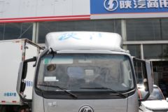 陕汽商用车 德龙G300 170马力 4.18米单排仓栅式轻卡(7T后桥)(SX5041CCYNP6331)