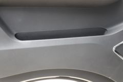 陕汽商用车 德龙G300 170马力 4.18米单排仓栅式轻卡(7T后桥)(SX5041CCYNP6331)