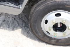 陕汽商用车 德龙G300 170马力 4.18米单排仓栅式轻卡(7T后桥)(SX5041CCYNP6331)