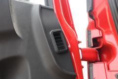 东风商用车 天锦KR PLUS 舒适版 300马力 4X2 6.8米仓栅式载货车